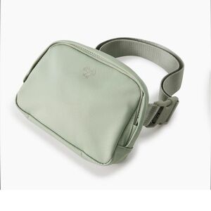 TNA action basis belt bag